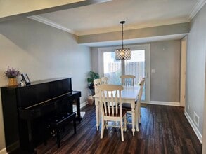 116 Presidential Blvd in Oswego, IL - Building Photo - Building Photo