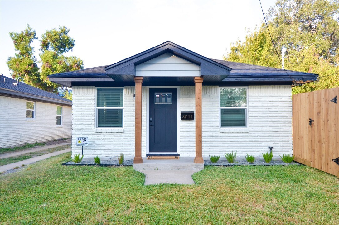3011 Columbia St in Houston, TX - Building Photo