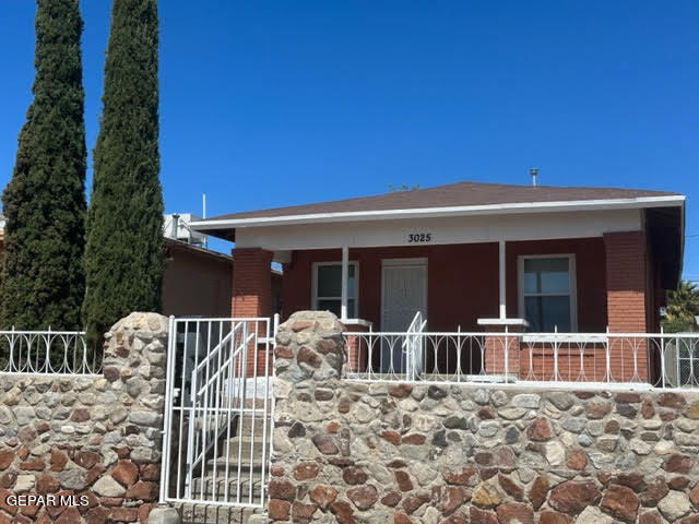 3025 E Missouri Ave in El Paso, TX - Building Photo - Building Photo