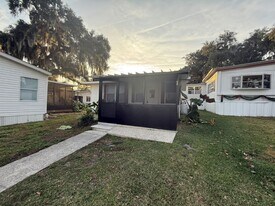 8801 E Moonrise Ln in Floral City, FL - Building Photo