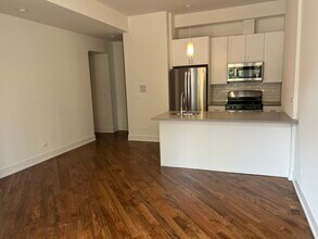 2217 W Chicago Ave in Chicago, IL - Building Photo - Building Photo