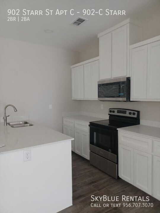 902 Starr St in Mercedes, TX - Building Photo