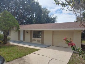 2202 Danforth Ave in Deltona, FL - Building Photo