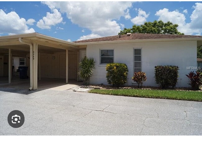 property at 5059 Live Oak Cir