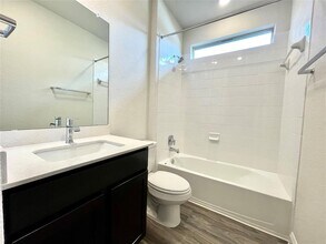 18021 Umberto Dr in Pflugerville, TX - Building Photo - Building Photo