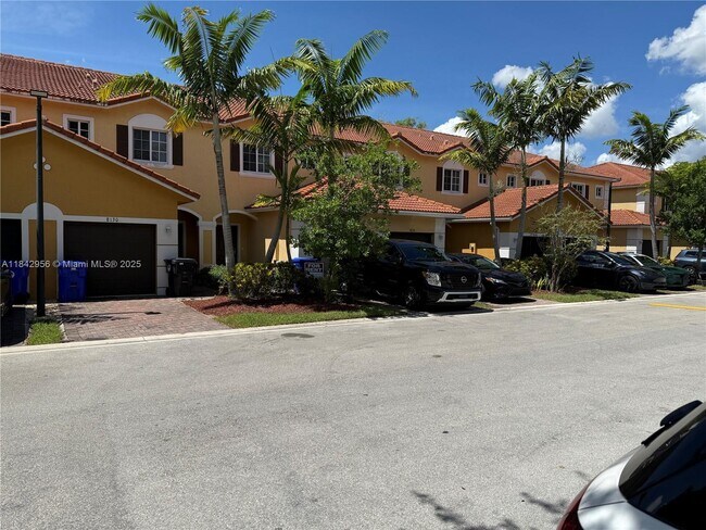 8132 SW 17th Ct in North Lauderdale, FL - Building Photo - Building Photo