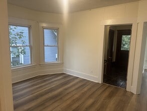 606 Summit Ave, Unit Unit 2 in Syracuse, NY - Foto de edificio - Building Photo