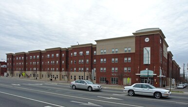 Broad and Belvidere Student Apartments in Richmond, VA - Foto de edificio - Building Photo