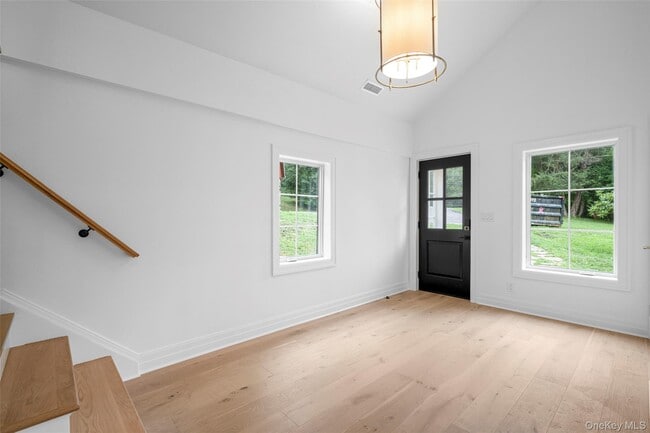 73 Whippoorwill Rd in Armonk, NY - Building Photo - Building Photo