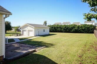 132 Yellow Stone Ln in Smithfield, NC - Building Photo - Building Photo
