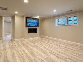 5105 N Winchester Ave, Unit GDN in Chicago, IL - Building Photo - Building Photo
