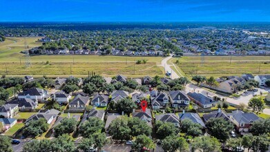 16635 Greenbriar Point Ln in Houston, TX - Foto de edificio - Building Photo