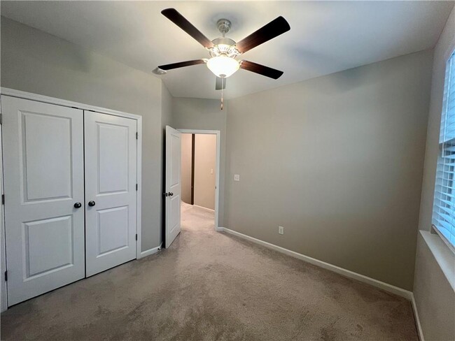 2577 Morehead St in Norcross, GA - Foto de edificio - Building Photo