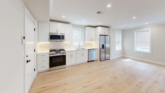 9 Everett St, Unit 1 in Boston, MA - Foto de edificio - Building Photo