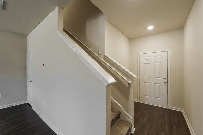 504 Clover Cir photo'