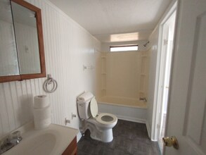 5094 Red Barn Rd in Milton, FL - Foto de edificio - Building Photo