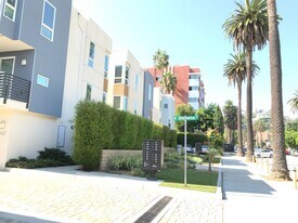 5628 W Observation Ln in Los Angeles, CA - Building Photo