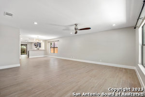 6338 Regency Wood in San Antonio, TX - Building Photo - Building Photo