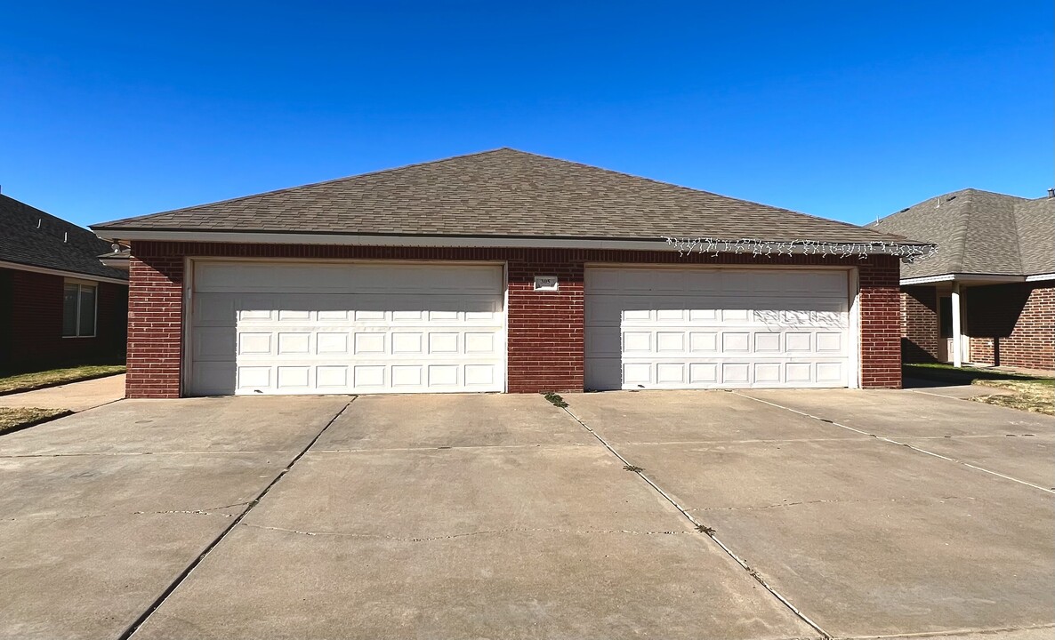 303 N Chicago Ave in Lubbock, TX - Foto de edificio