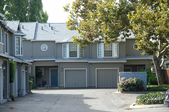 1504 Willard Garden Ct in San Jose, CA - Foto de edificio - Building Photo