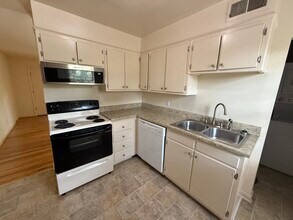 425 S Church St, Unit #4 in Athens, GA - Building Photo - Building Photo