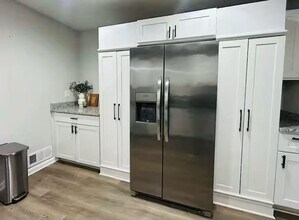 3132 Forrest Hills Dr SW in Atlanta, GA - Building Photo - Building Photo