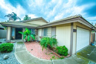 9929 Palo Alto St in Rancho Cucamonga, CA - Building Photo - Building Photo