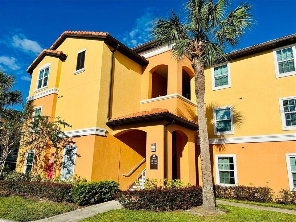 5455 Vineland Rd, Unit 3108 in Orlando, FL - Foto de edificio