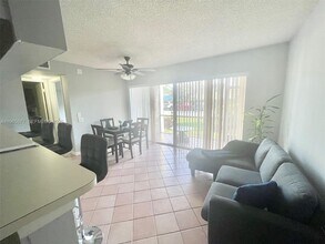 5200 NE 6th Ave in Oakland Park, FL - Building Photo - Building Photo