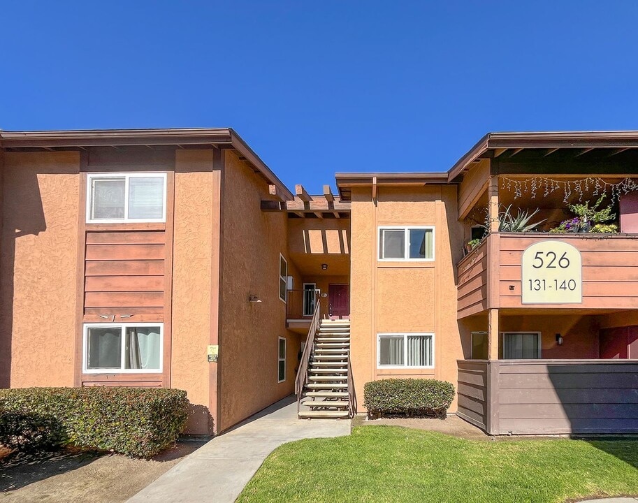 526 Calle Montecito in Oceanside, CA - Building Photo