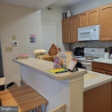 12155 Penderview Terrace-Unit -804 in Fairfax, VA - Building Photo - Building Photo