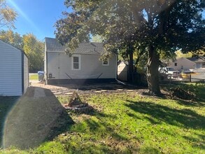 512 Montgomery Rd in Montgomery, IL - Building Photo - Building Photo