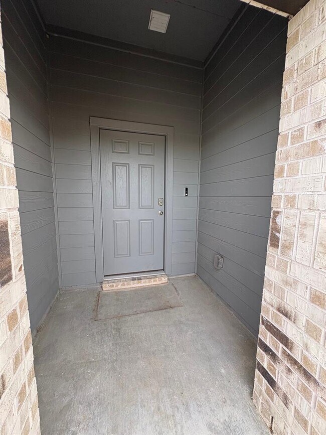 668 Wyatt Wy in Jarrell, TX - Building Photo - Building Photo