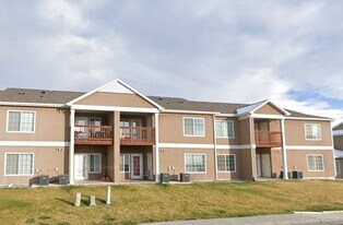 614 Hill St in Riverton, WY - Building Photo