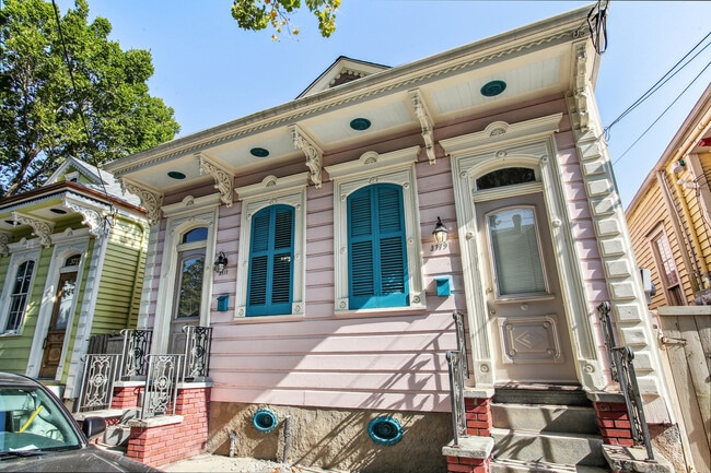property at 3719 N Rampart St