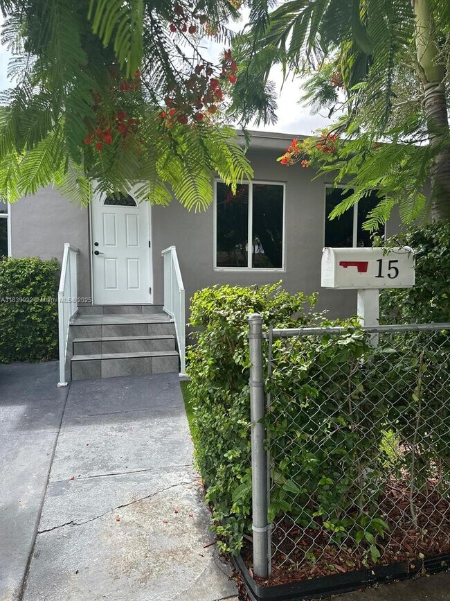 15 NW 31st Ave in Miami, FL - Building Photo - Building Photo