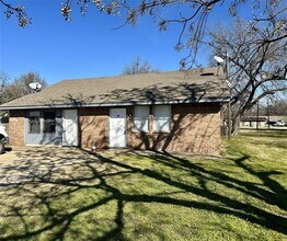 1111 N Main St in Corsicana, TX - Building Photo - Building Photo