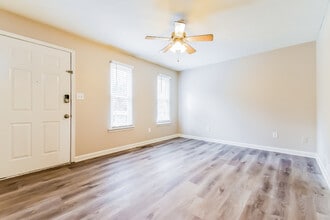 2852 Melanie Ln in Douglasville, GA - Building Photo - Building Photo