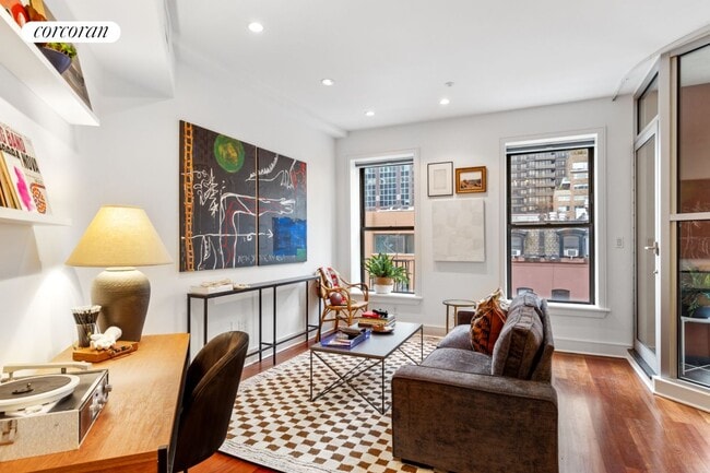 345 E 50th St in New York, NY - Building Photo - Building Photo