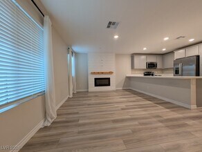 6206 Foxes Dl St in Las Vegas, NV - Building Photo - Building Photo