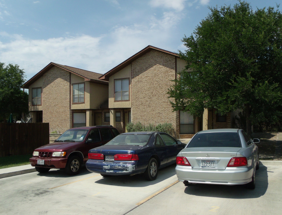 4903 Ali Ave in San Antonio, TX - Foto de edificio