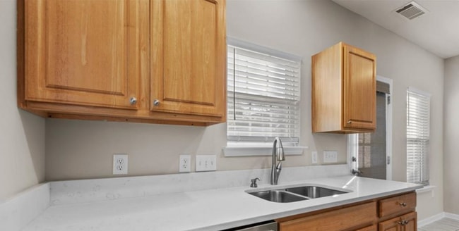 1335 Farmfield Ln in Charlotte, NC - Building Photo - Building Photo