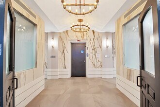226 E 70th St in New York, NY - Building Photo - Building Photo