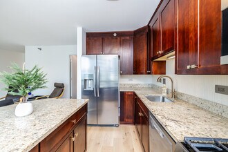 33 W Ontario St in Chicago, IL - Building Photo - Building Photo