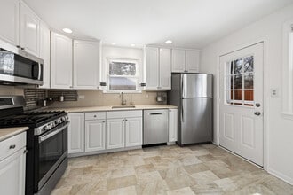 41 Hackberry Ln in Glenview, IL - Building Photo - Building Photo