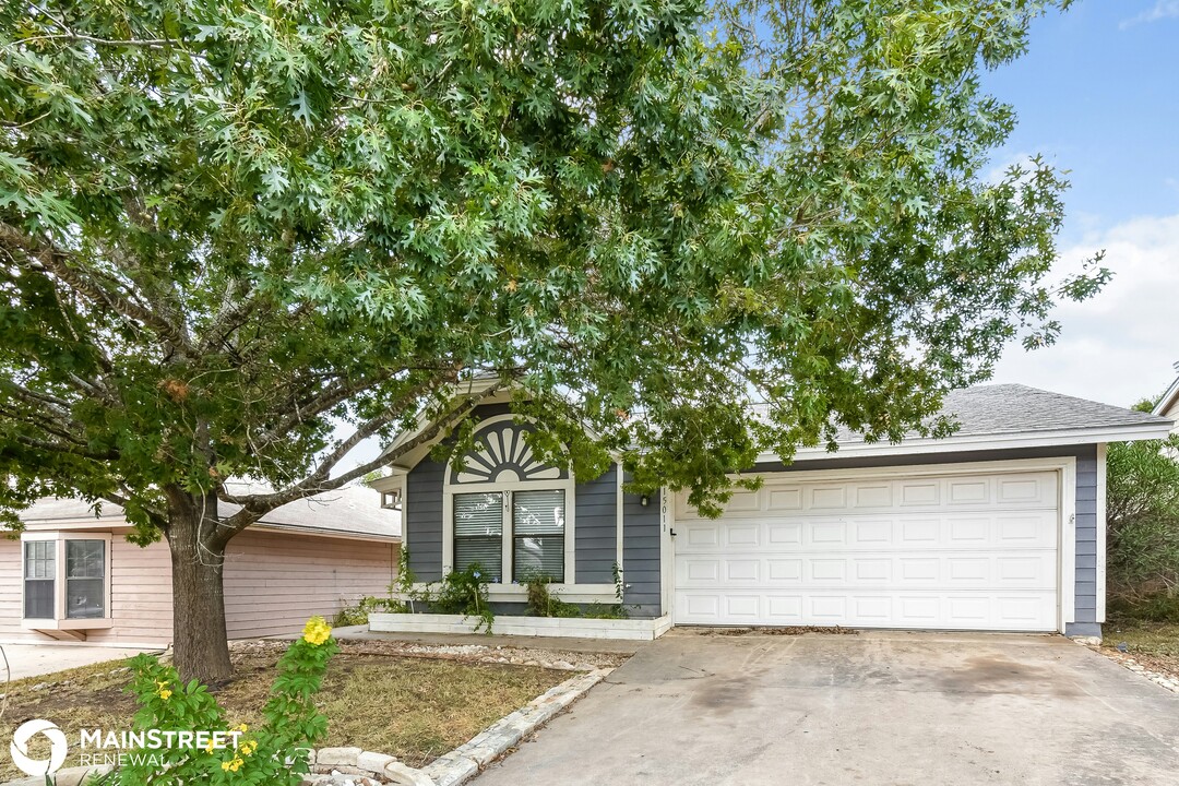 15011 Winter View Dr in San Antonio, TX - Building Photo