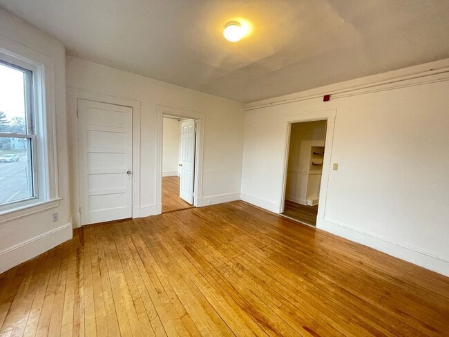 459 Beech St in Manchester, NH - Building Photo - Building Photo