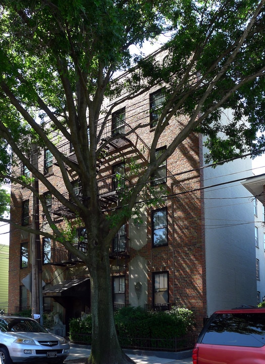 1624 78th St in Brooklyn, NY - Foto de edificio