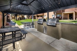 Ocean Breeze in San Diego, CA - Building Photo - Building Photo