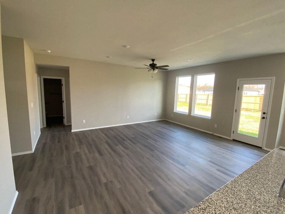3412 W McCanse St in Springfield, MO - Building Photo